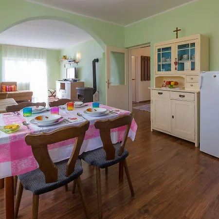 Apartment Gemuetliches Mit Traumhaften Meerblick, Grillplatz, Waschmaschine