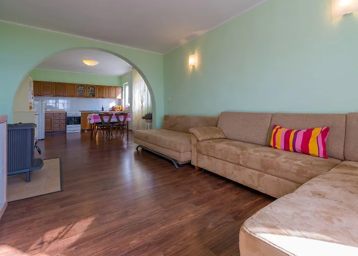 Gemuetliches Mit Traumhaften Meerblick, Grillplatz, Waschmaschine Apartment Crikvenica